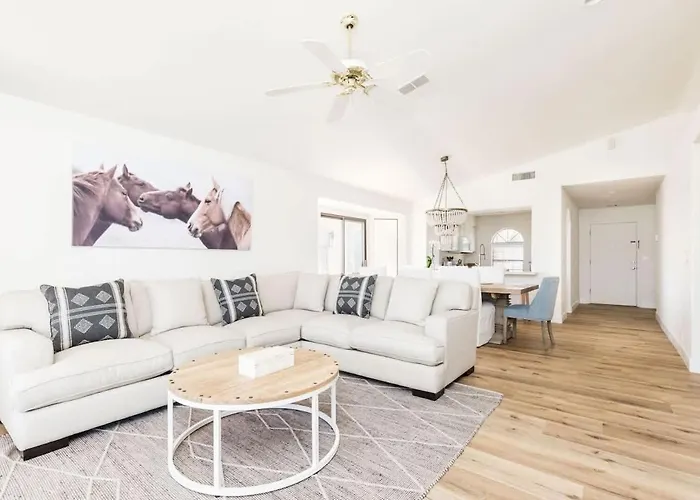Western Hills-heated Pool-in