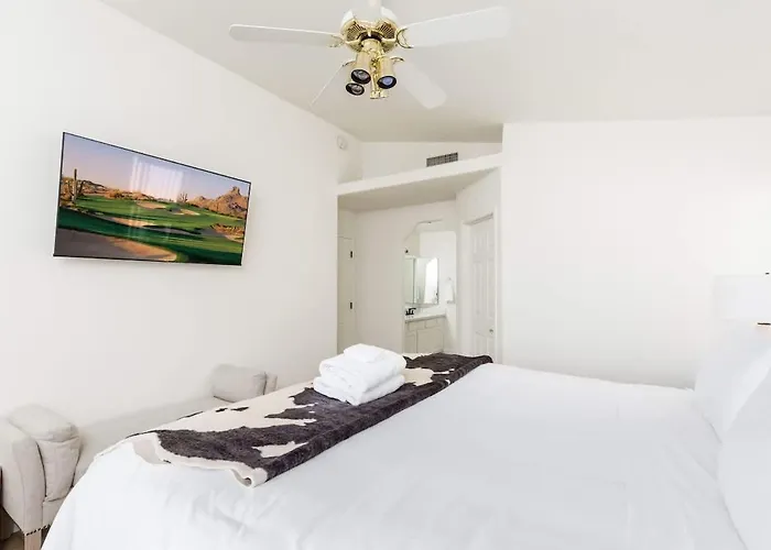 Western Hills-heated Pool-in