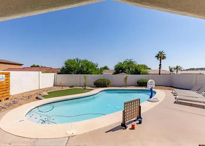 Western Hills-heated Pool-in
