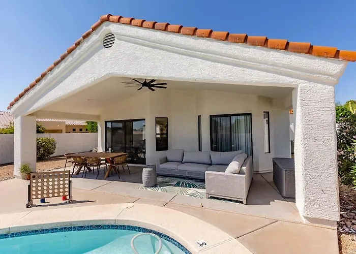 Western Hills-heated Pool-in
